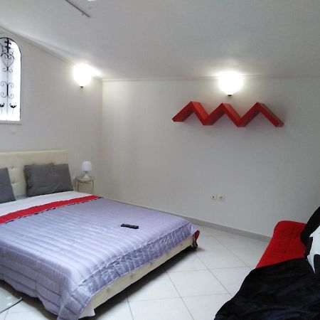 Cozy Minimal Apartment Piraeus Buitenkant foto