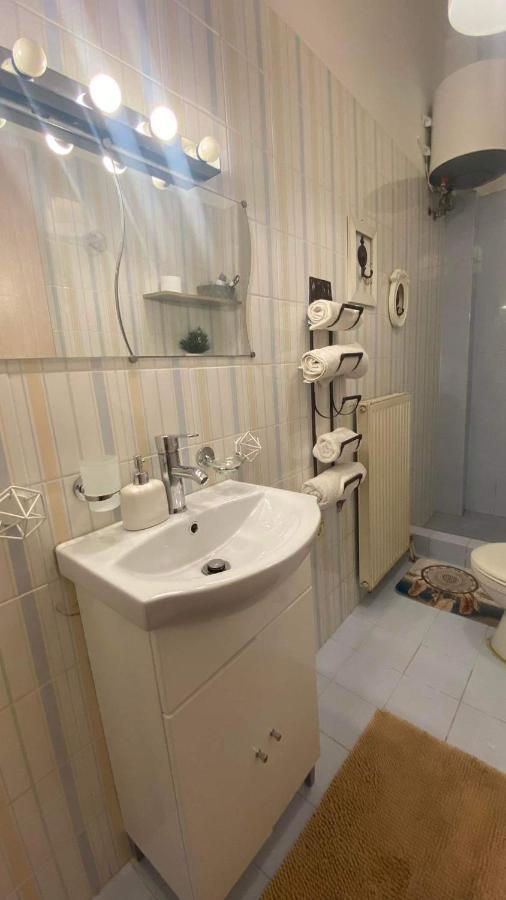 Cozy Minimal Apartment Piraeus Buitenkant foto