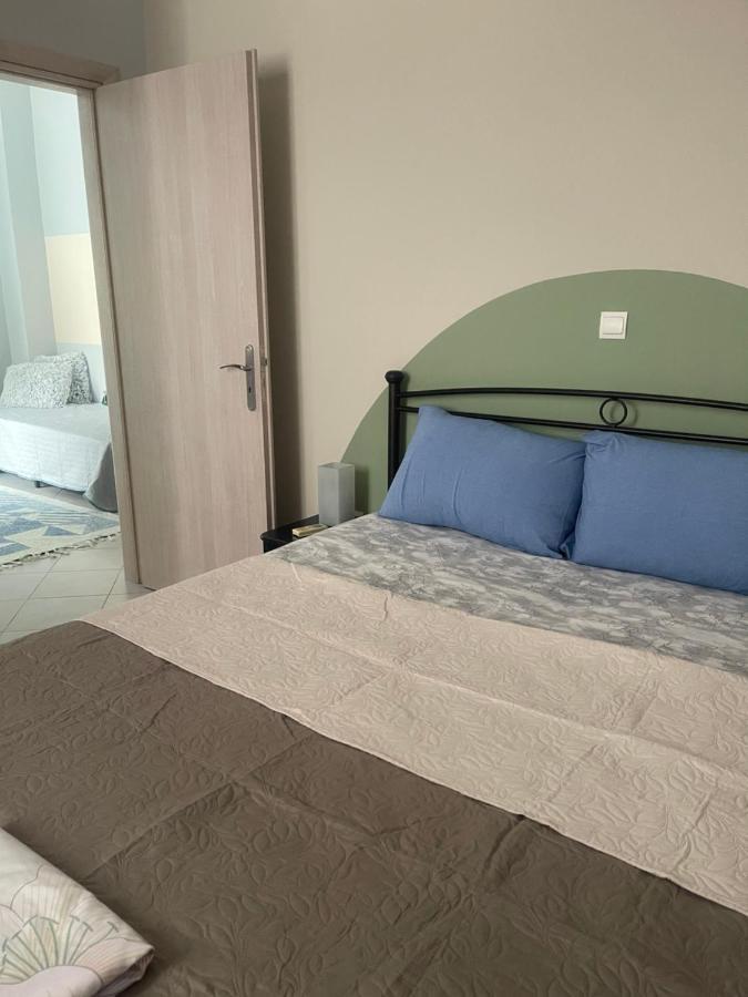 Cozy Minimal Apartment Piraeus Buitenkant foto