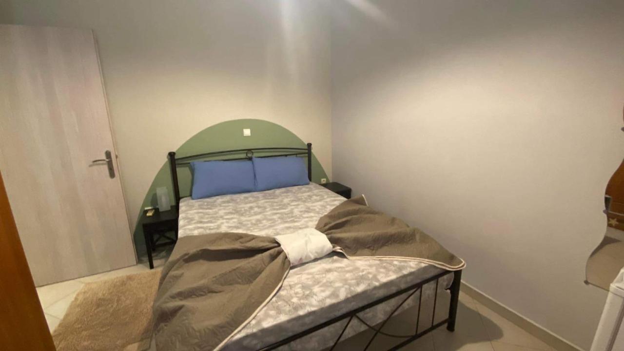 Cozy Minimal Apartment Piraeus Buitenkant foto