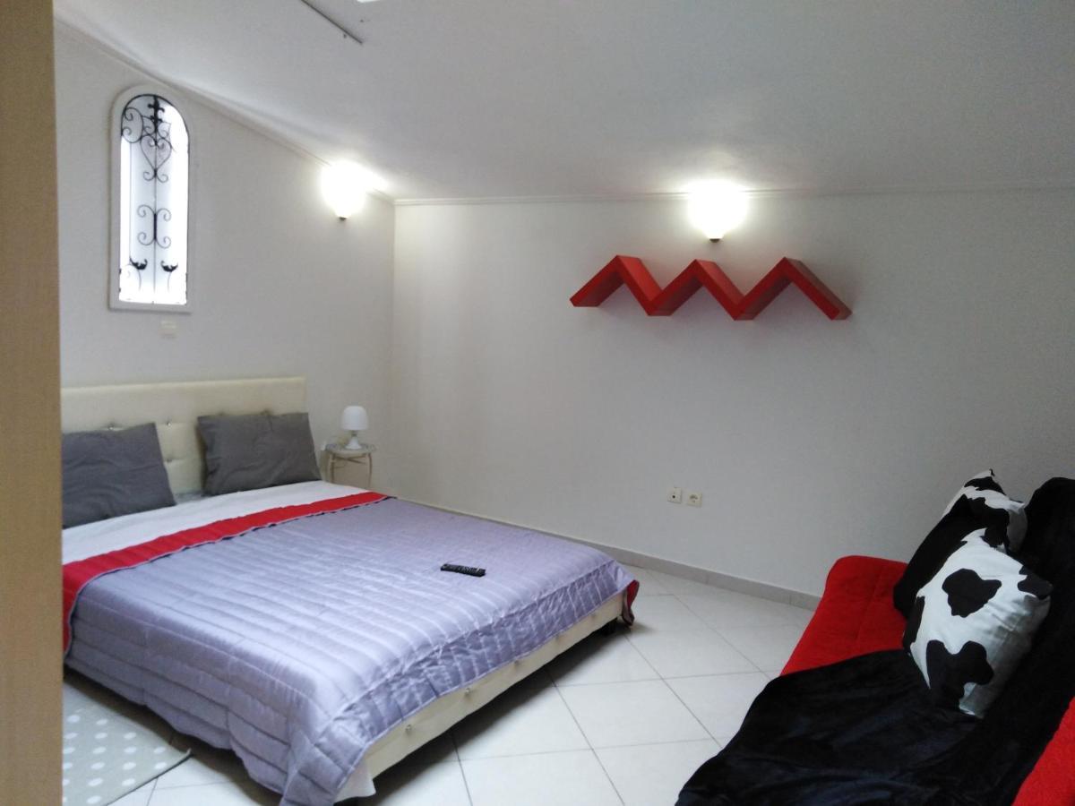 Cozy Minimal Apartment Piraeus Buitenkant foto