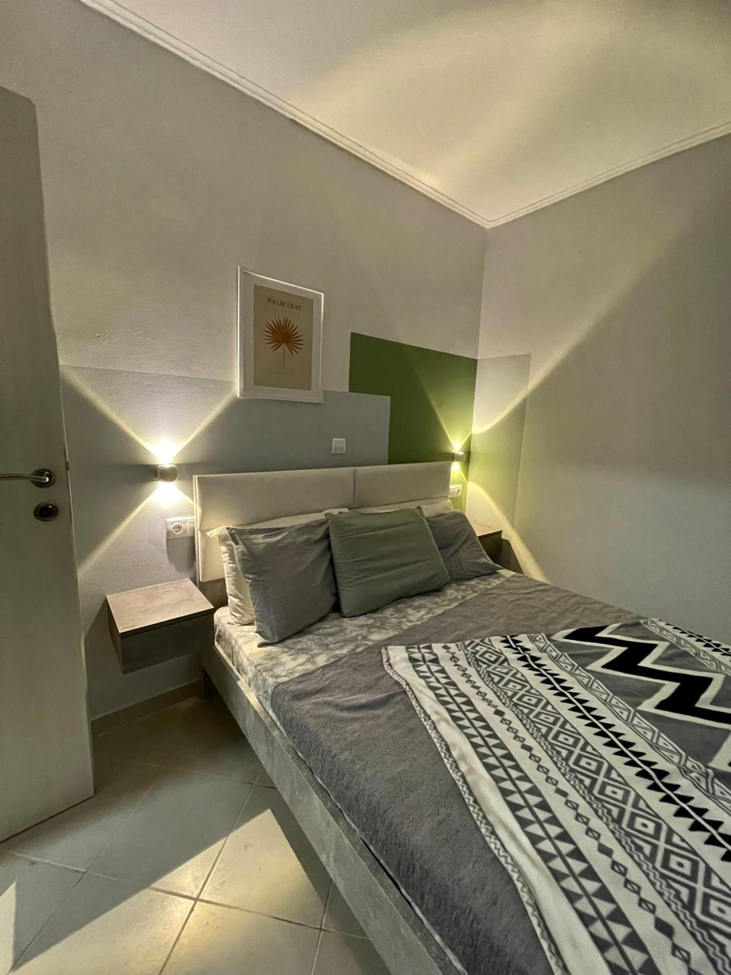 Cozy Minimal Apartment Piraeus Buitenkant foto